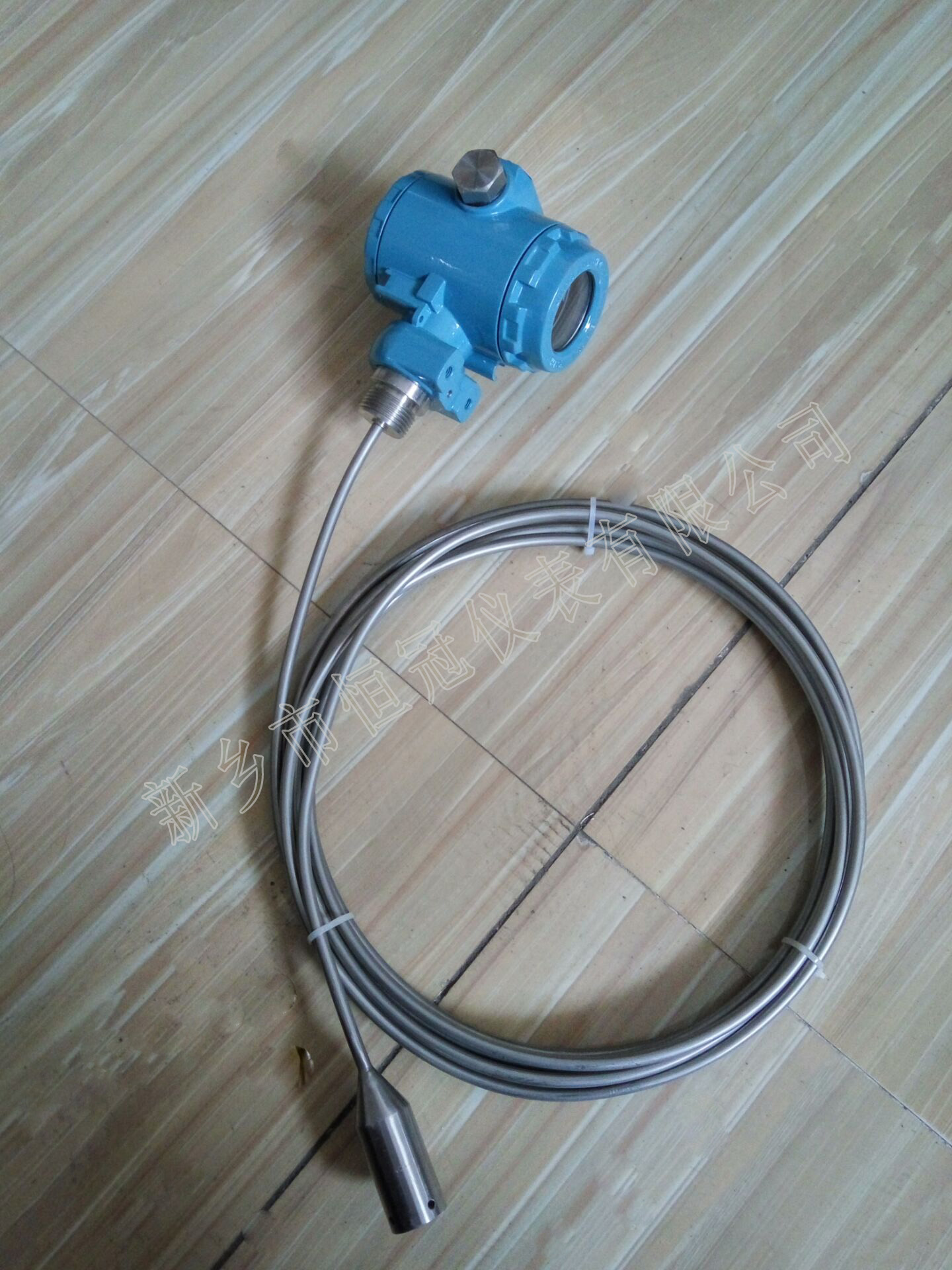 江蘇省訂制的智能油位傳感器（鋼纜型）已發(fā)貨，杜經(jīng)理您保持手機(jī)暢通，以方便接收