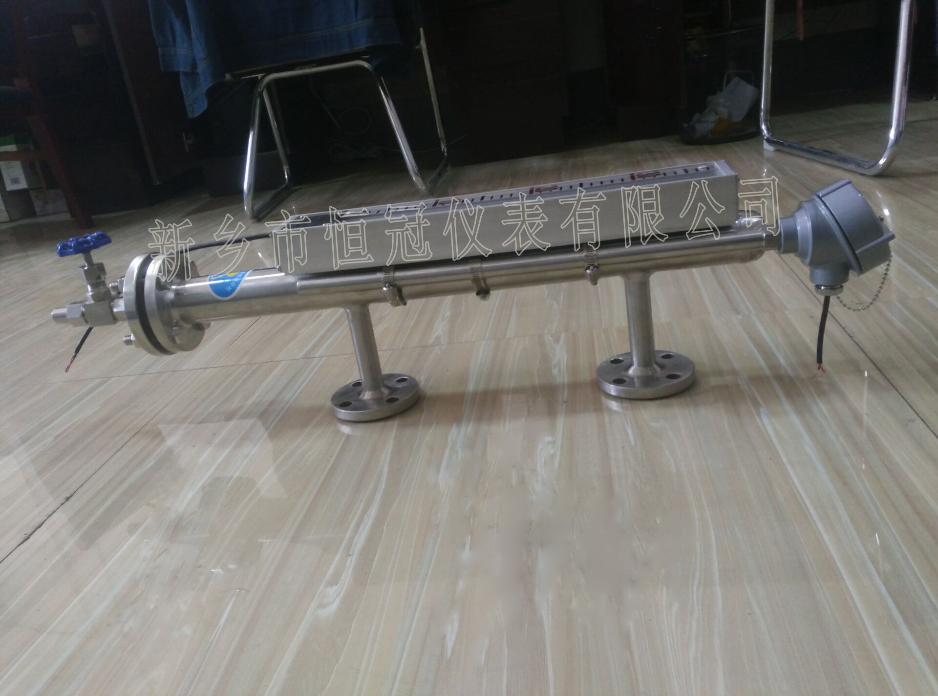 云南訂制的磁敏電子雙色液位計已發(fā)貨，湯經(jīng)理您保持手機暢通，以方便接收